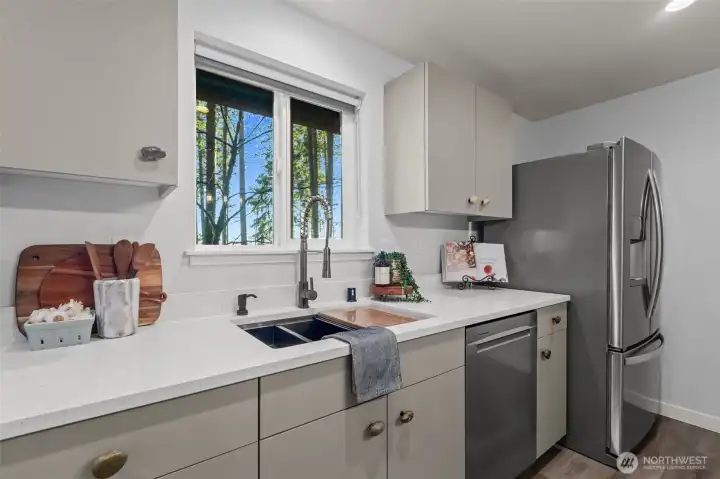 Deep multi-system sink with a territorial view. You'll love the privacy of this home