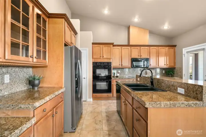 Look at all that storage and possibility for a coffee bar!