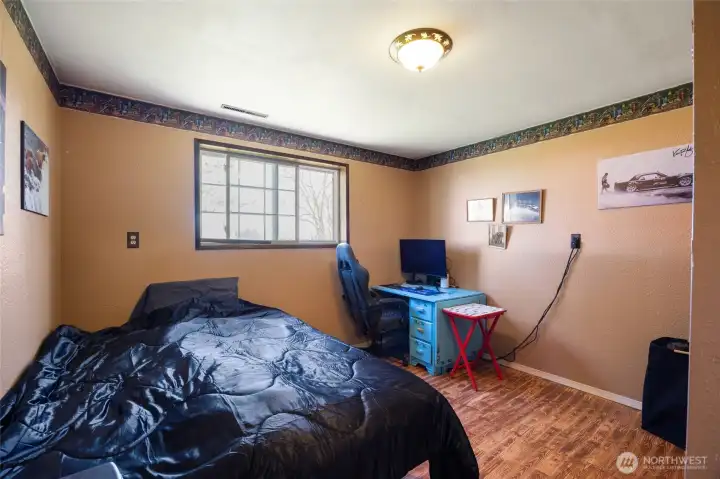 lower 3rd bedroom