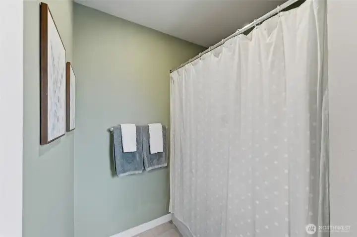 Full Bathroom Upstairs