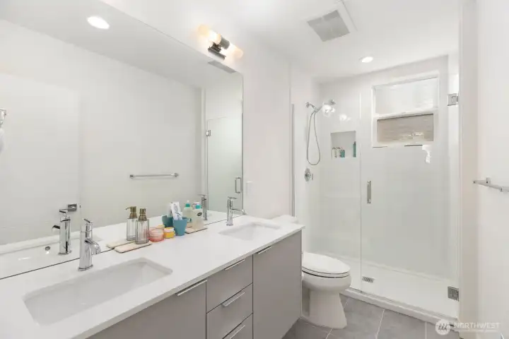 Dual vanity