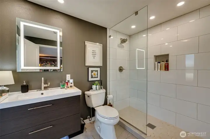 Guest bathroom in billiards room