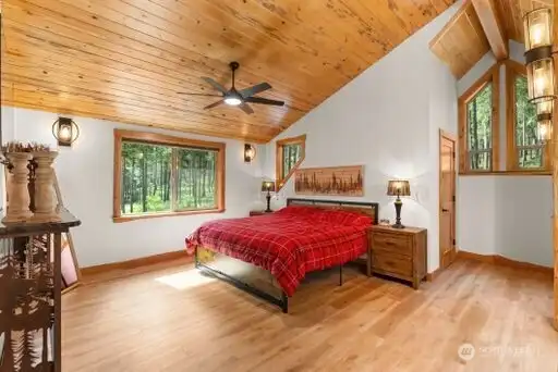 Primary suite