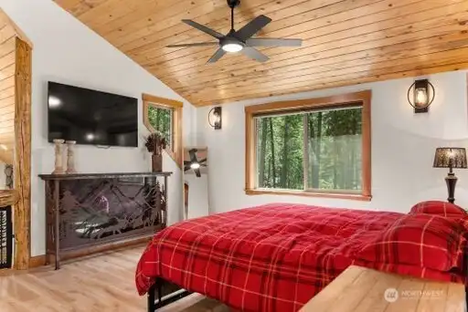 Primary suite