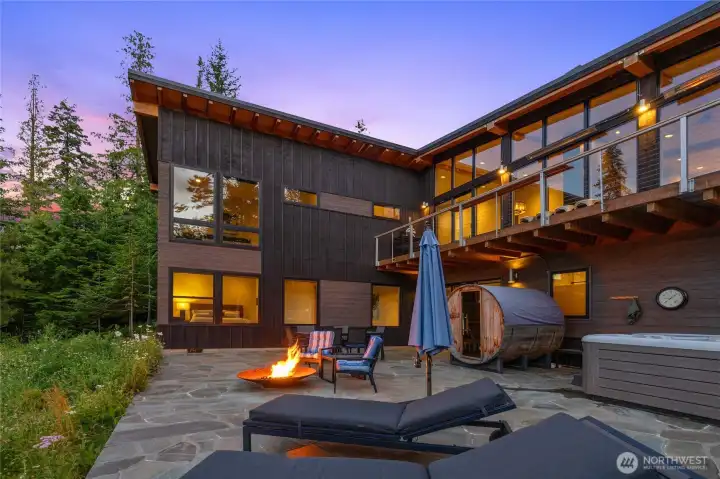Outdoor lower patio