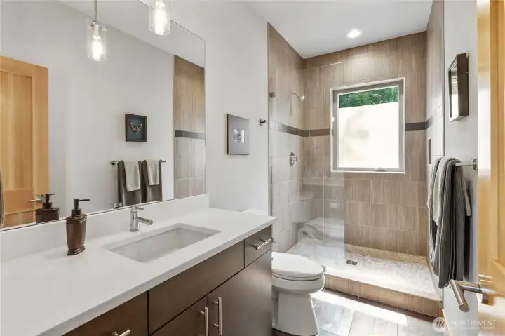Downstairs Ensuite Bedroom Bathroom