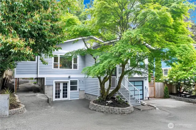 Great School and Easy Commute. Secluded End Street.