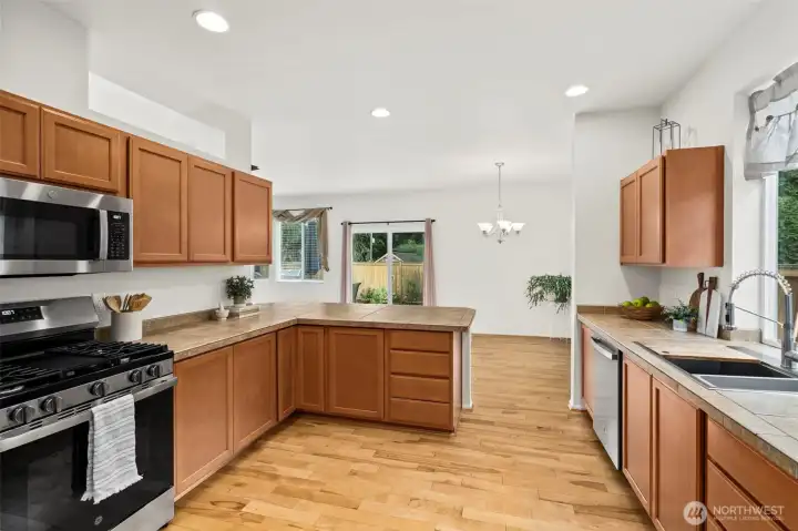 Amzing kitchen with lots of space.