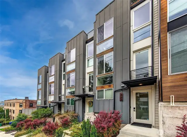 Amazing location on Queen Anne's south slope.