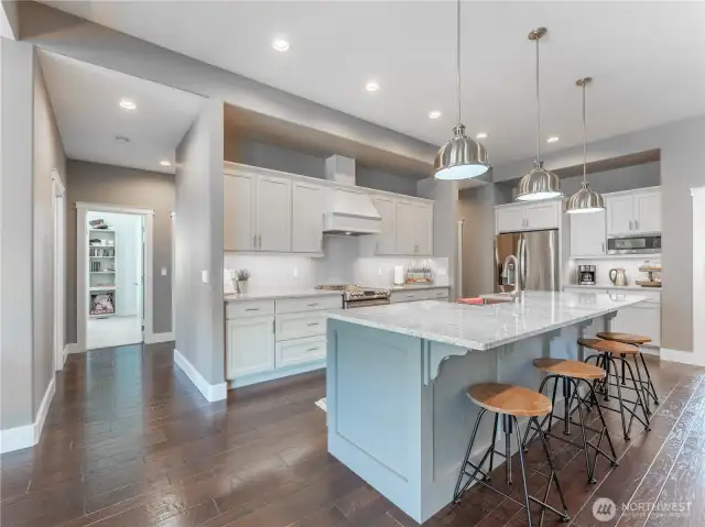 Stylish & Functional Layout – Modern appliances, sleek finishes, and room to gather.
