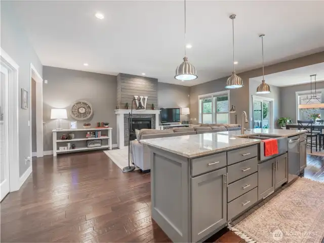 Timeless design with ample storage and soft-close functionality.