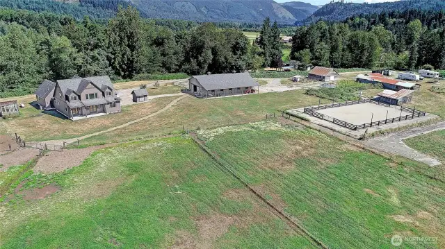 gorgeous equestrian property - minutes from Arlington