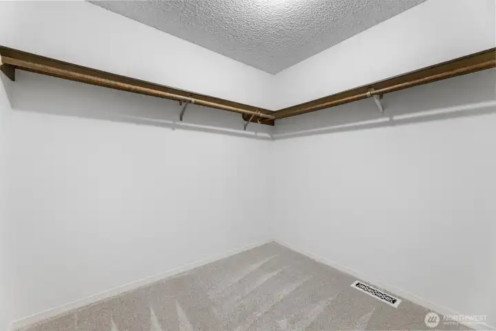 Walk-in Primary Suite Closet