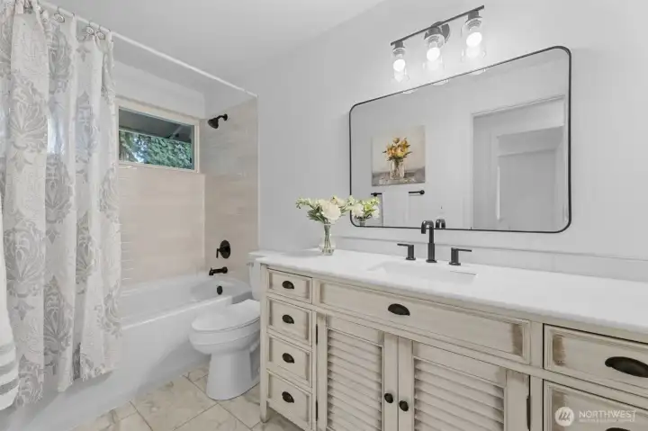 Full Bathroom Upstairs