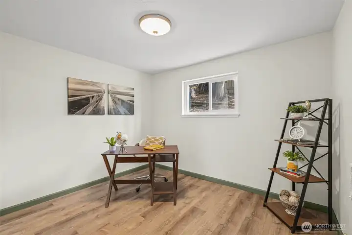 Second bedroom.