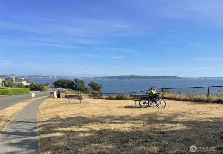 Access to iconic Magnolia Boulevard through the back gate and up the alley!