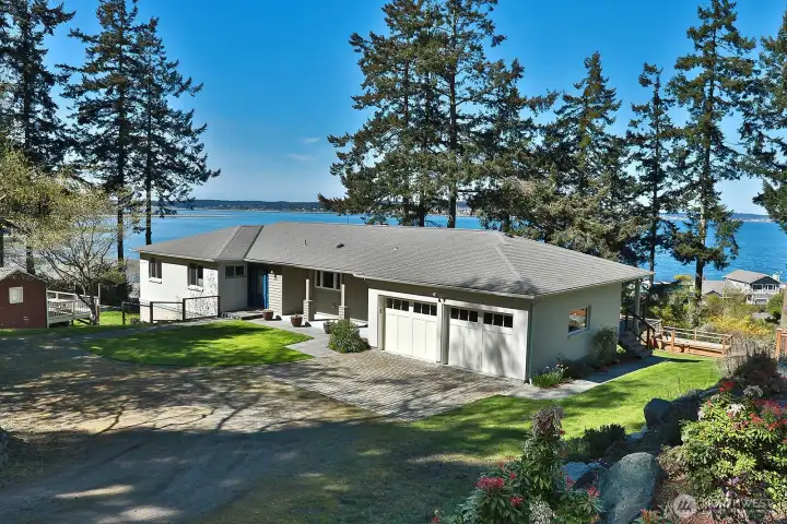 Easy one-level living with one step entry. Whether your full time residence of your Whidbey getaway, this floor plan provides enough space for all to enjoy. **Check out Video**Open House Saturday (18th) noon to 3 pm.