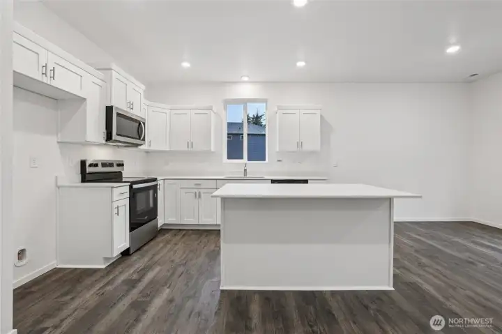 Stainless steel appliances.   Pictures are for representational purposes only, colors and features may vary.