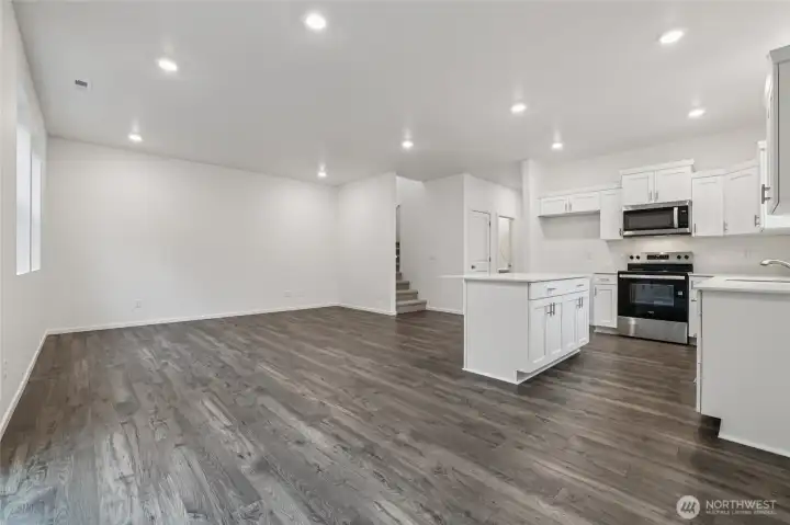 The holidays just got a lot easier to host.   Pictures are for representational purposes only, colors and features may vary.