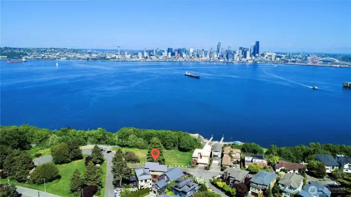 Your backyard neighbor is a permanently protected city park — meaning these views are yours forever, and no one can ever build them away.