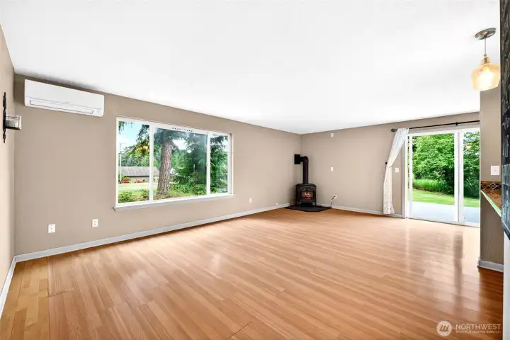 Spacious Living Room with Split System and Propane Stove!