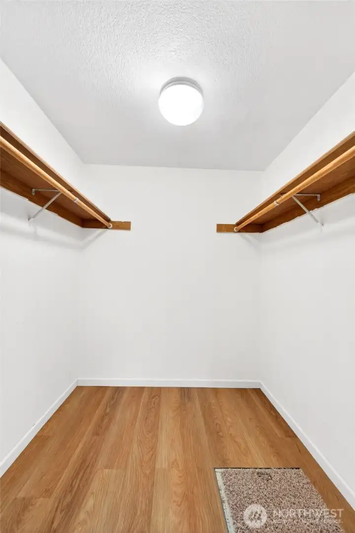 Primary Walkin Closet