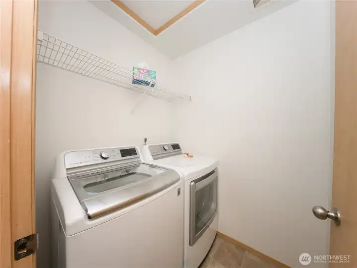 Nice washer and dryer included Nice washer and dryer included