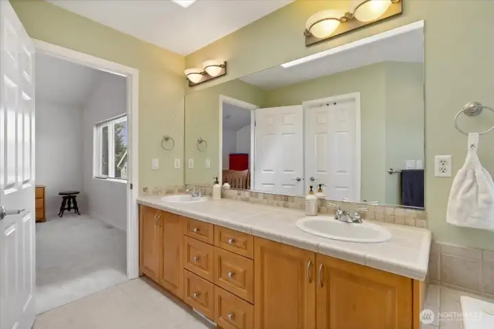 Primary suite luxury bath with jacuzzi