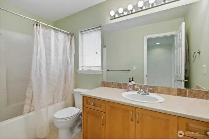 2nd floor full bath
