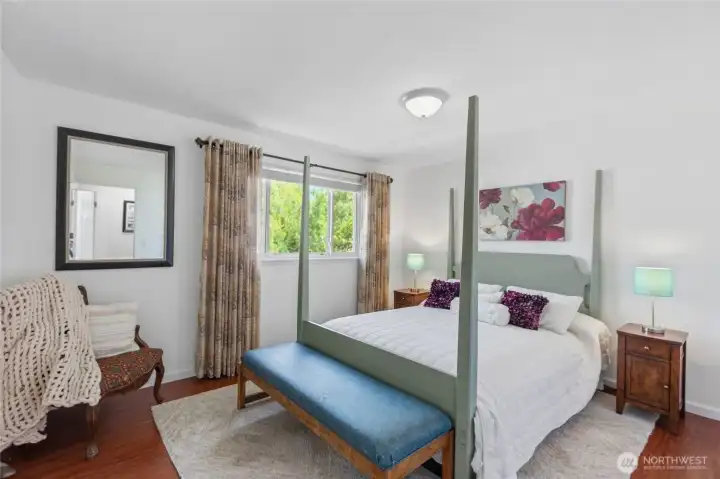 2nd bedroom