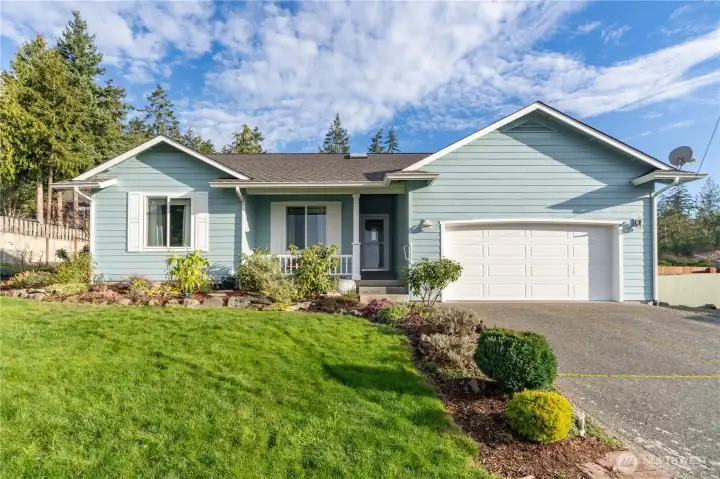 Is this the one-level home you've been looking for? Two bedrooms and two full baths plus a useful den off the living room and entry. Large double garage with storage above. Fenced back yard Partial water view. Great neighborhood on one dead-end street. Peace and quiet!