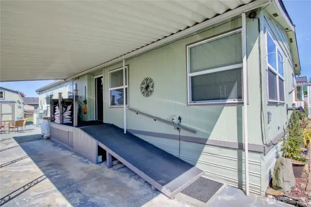 Entrance to home currently has a ramp.  Stairs are still there if you want to remove the ramp.