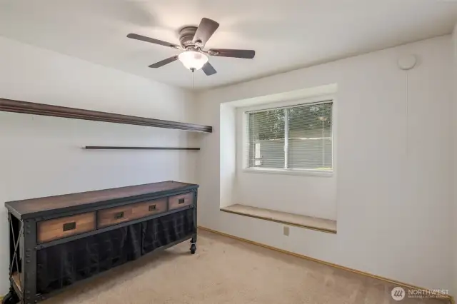 Second bedroom or craft room