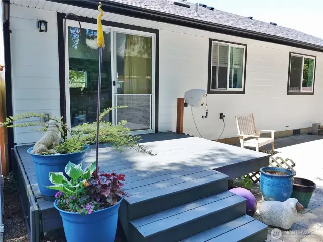 Rear Deck. (Slider off the Dining Room.)