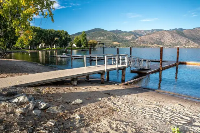 Wapato Point Marina