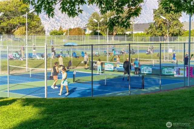 Wapato Point Pickleball