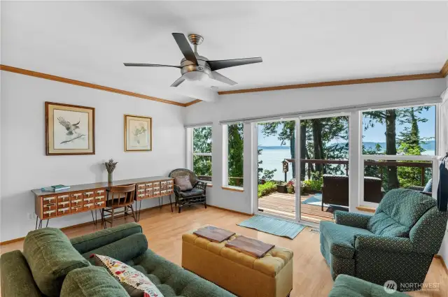 Comfortable gatherings in your living room to watch the eagles return to their nest nearby.