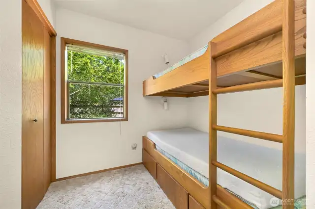 3187 Agate Bay bunk room
