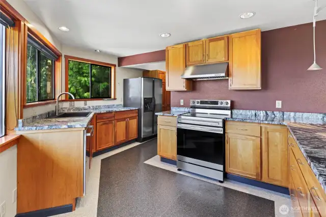 Kitchen area with plenty of room to cook and move around in.