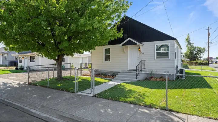 1704 Walla Walla Ave +  1708 Walla Walla Ave