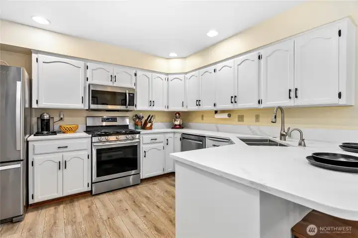 Love the bright white of this kitchen