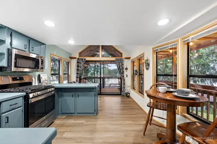 Light & bright concept