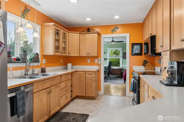 Spacious kitchen with plenty of cabinetry and counter space