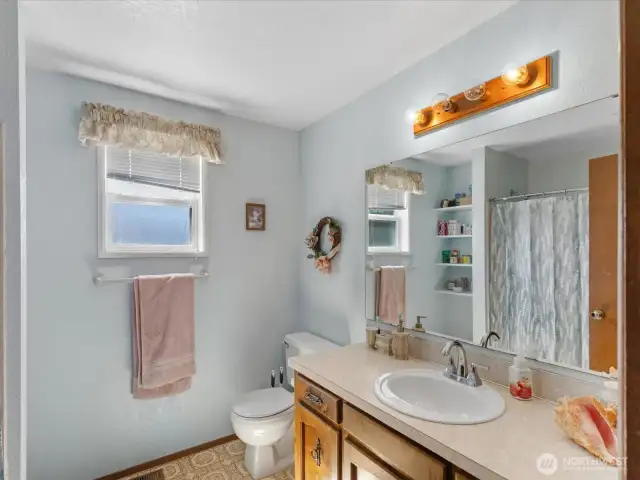 Full Bathroom Upstairs