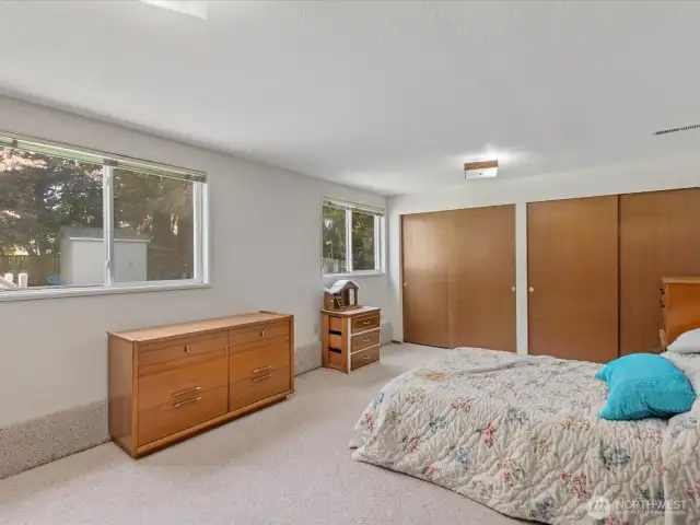 Downstairs massive bedroom