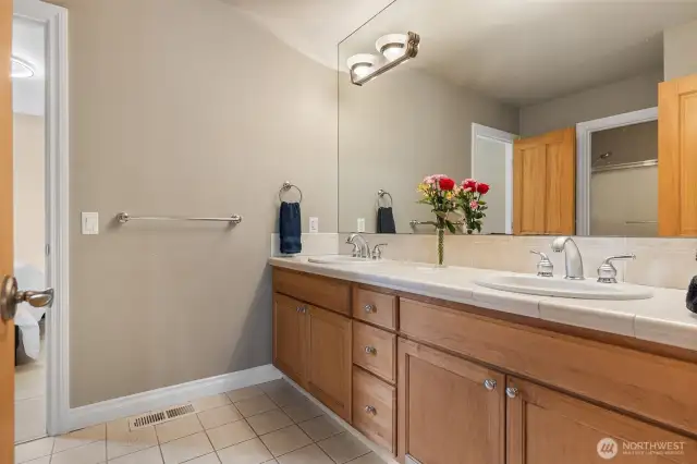 Main bath on uppe level