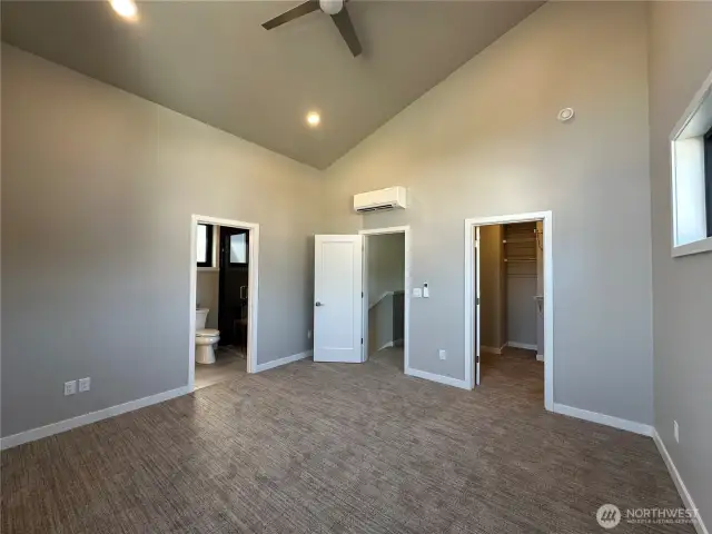 Primary Bedroom with En Suite & Walk-In Closet