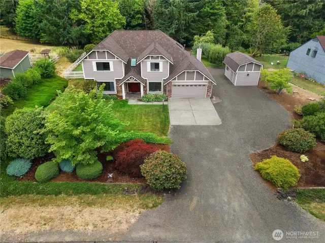 Perfectly landscaped , sprinkler system and plenty of parking.