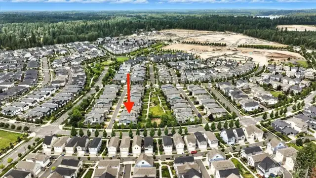 Enjoy convenient access to community amenities including community fire pit, parks, scenic trails, basketball court, pickle ball, bocce ball courts and sports fields, there’s even a pea patch for growing your own vegetables/Flowers.