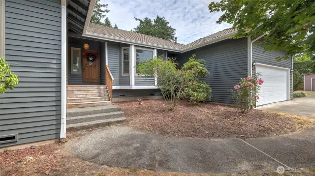 Welcome to this private & well-maintained home in Kent. Enjoy single story living, this home offers the perfect blend of comfort & functionality. The open-concept main floor features a spacious kitchen w/plenty of space to gather & entertain. Vaulted ceilings and walls of windows bath the living room in natural light. Retreat to the spacious primary w/a W/I closet & private en-suite. Enjoy 3 generously sized guest bed, plus full guest bath allowing space for everyone! Step outside to enjoy the large backyard w/patio—perfect for summer BBQs or quiet evenings under the stars. Located just minutes from Kent Station, schools, parks, & commuter routes, convenience is right at your doorstep. No HOA & Pre Inspected for your peace of mind!